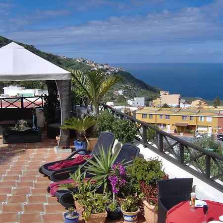 Moderne Mit Privatem Balkon Sowie Meer- Und Gebirgsblick شقة