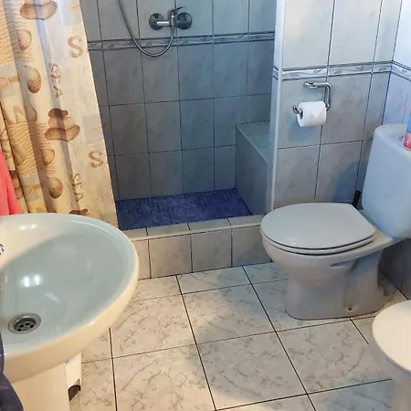 شقة Moderne Mit Privatem Balkon Sowie Meer- Und Gebirgsblick *